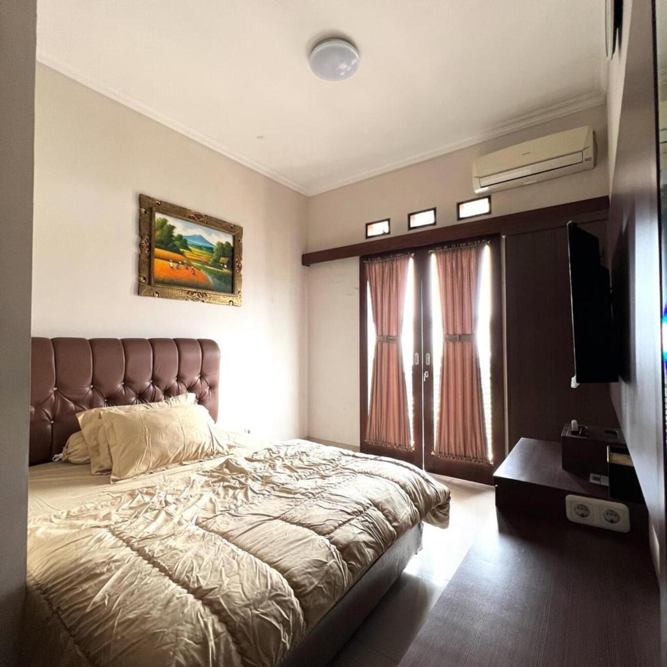 Hens Guesthouse Syariah Gadobangkong Exterior foto